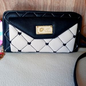 🛍NWT🛍 Betsey Johnson purse